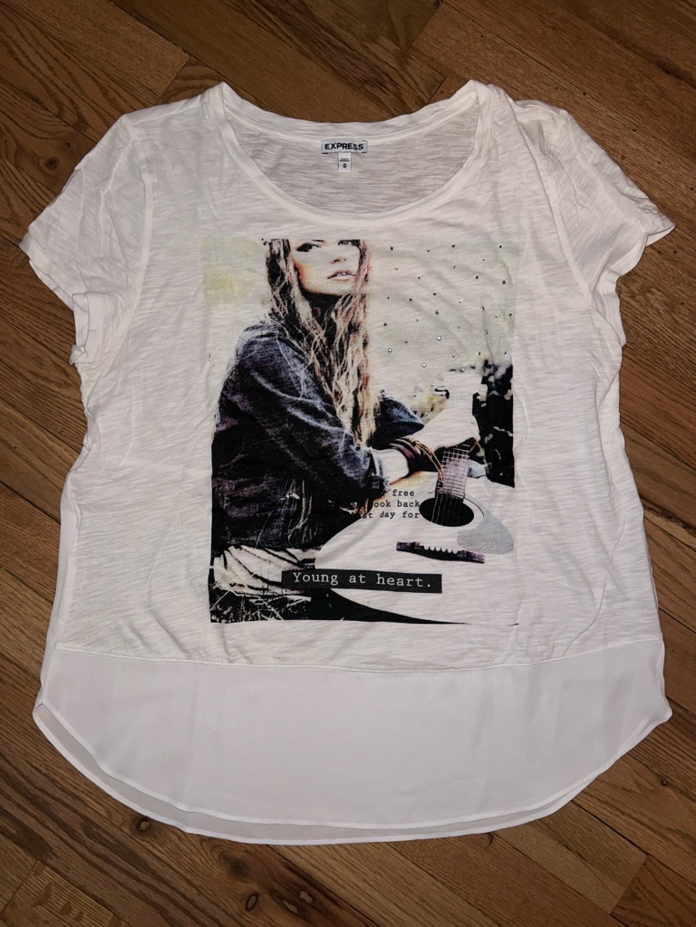 Express White Graphic Scoop Neck Short Sleeve Tee Size M